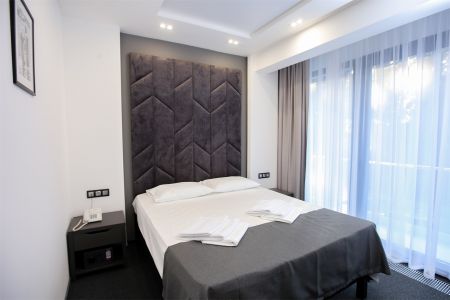 Люкс 2-местный (queеn-size, с балконом)